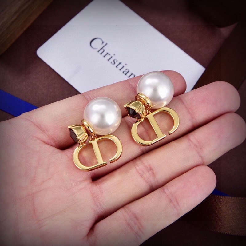 chr1st1an D10r earrings
